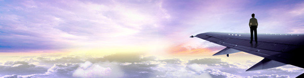 站在机翼上的人